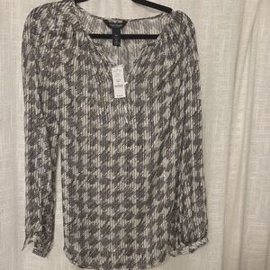 White House Black Market  Black,white, Gold Silver  Blouse